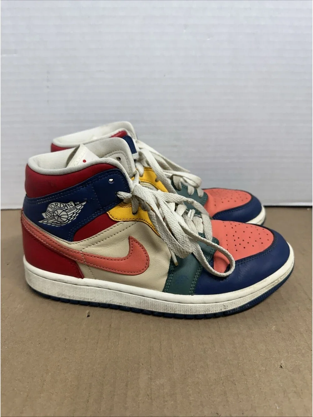 Nike Jordan 1 Mid Multicolor Women’s Size 7 Athletic Shoes Sneakers DN3738-400